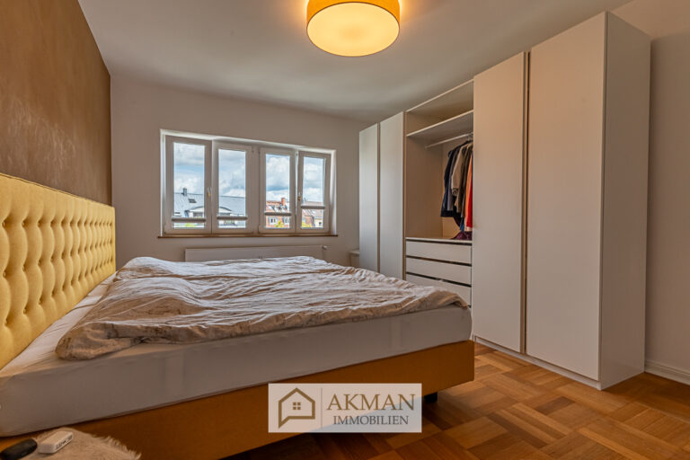 3.OG | grozügiges Schlafzimmer oder Büro