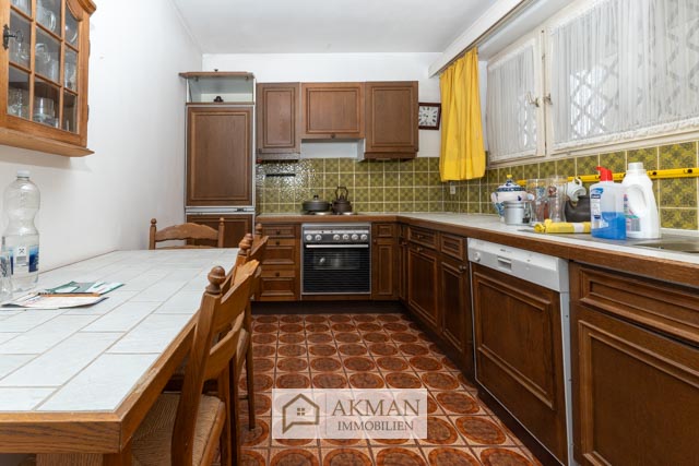 Küche mit Essbereich